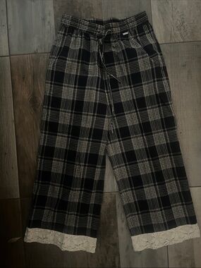 Plaid Lounge Joggers with Lace Trim - Black/Cream